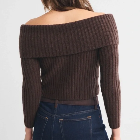 Abercrombie & Fitch Ribbed Foldover Off-Shoulder Sweater - Picture 2 of 4